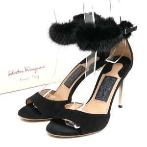 Authentic Salvatore Ferragamo heels 8 like new
